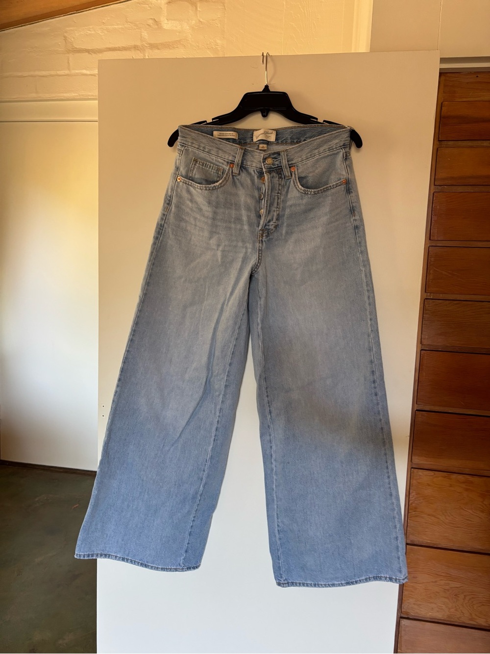Universal Thread Light Blue Wide Leg High-Rise Jeans